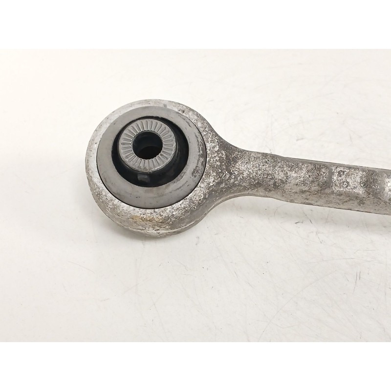 Recambio de brazo suspension inferior delantero derecho para bmw 3 (f30, f80) 320 d referencia OEM IAM 6852992  