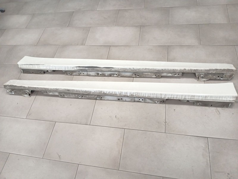 Recambio de estribos laterales para bmw 3 (f30, f80) 320 d referencia OEM IAM   