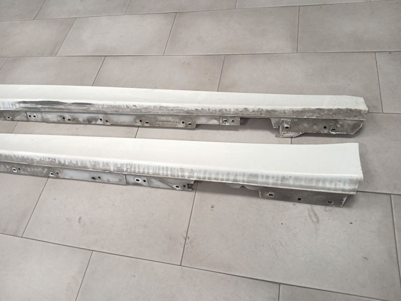 Recambio de estribos laterales para bmw 3 (f30, f80) 320 d referencia OEM IAM   