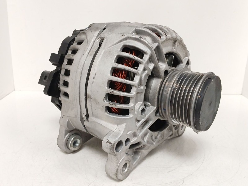 Recambio de alternador para seat ibiza iv st (6j8, 6p8) 1.6 tdi referencia OEM IAM 113992 F032113992 