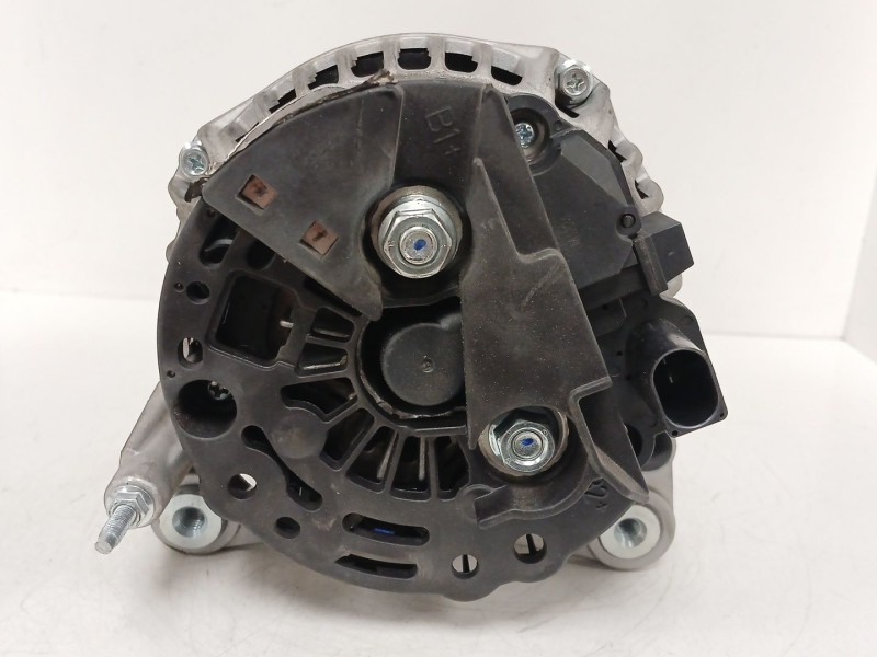 Recambio de alternador para seat ibiza iv st (6j8, 6p8) 1.6 tdi referencia OEM IAM 113992 F032113992 