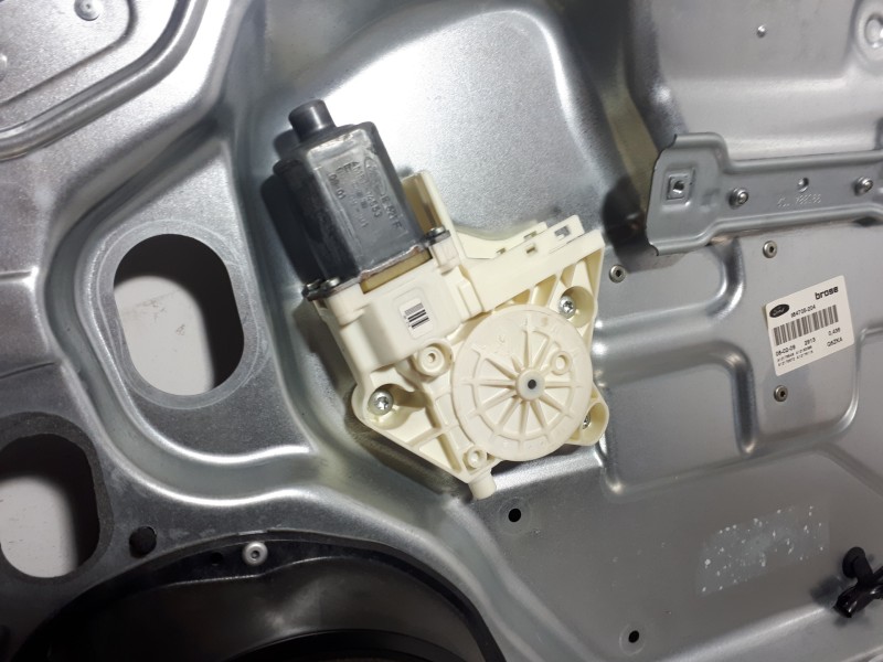 Recambio de elevalunas delantero derecho para ford focus berlina (cap) ambiente (d) referencia OEM IAM 984705204  