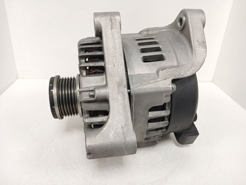 Recambio de alternador para bmw 3 (f30, f80) 320 d referencia OEM IAM   
