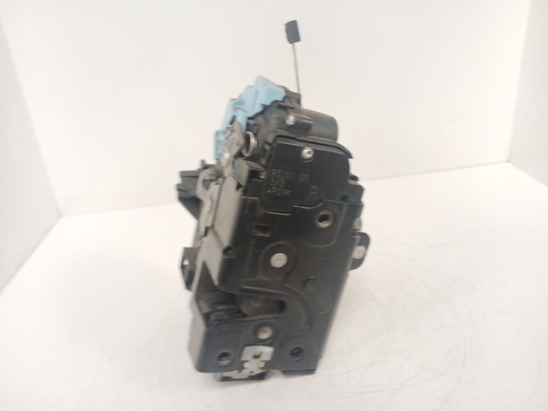 Recambio de cerradura puerta delantera derecha para skoda octavia ii (1z3) 1.6 tdi referencia OEM IAM   