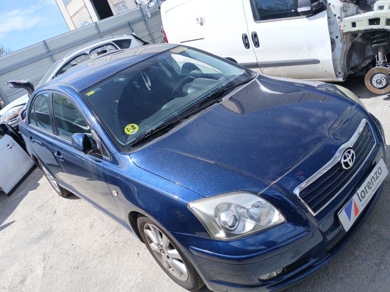 toyota avensis sedán (_t25_) del año 2003