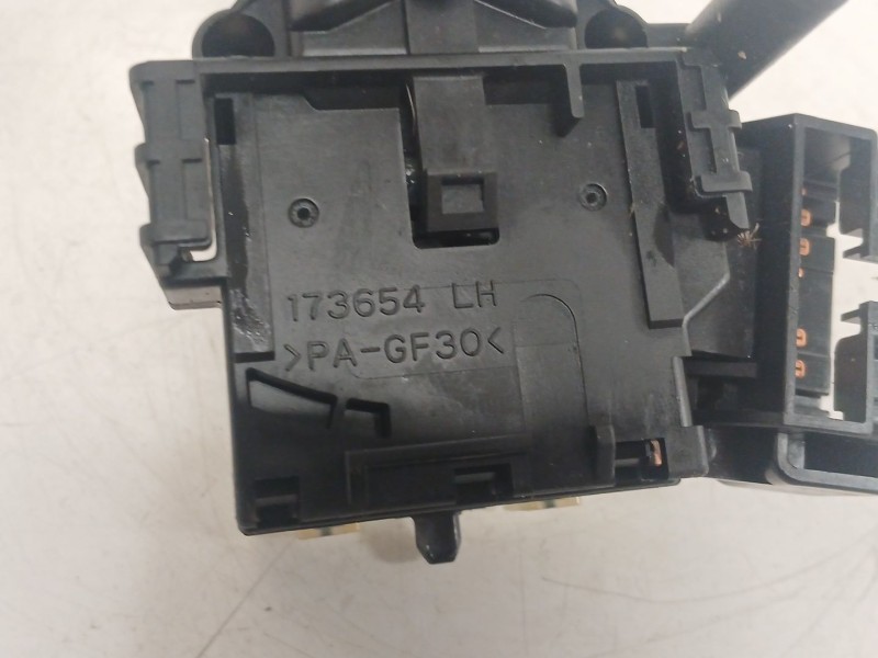 Recambio de mando limpia para toyota avensis sedán (_t25_) 1.8 (zzt251_) referencia OEM IAM 8465205160  