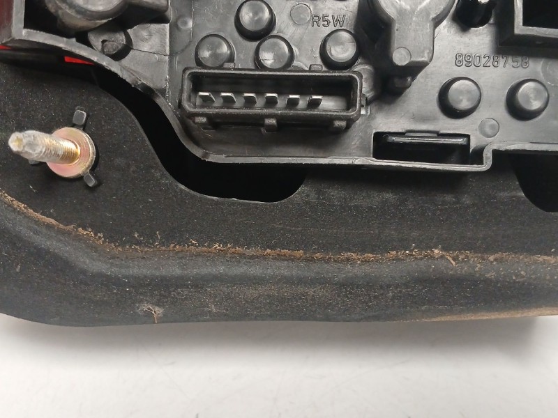 Recambio de piloto trasero derecho para toyota avensis sedán (_t25_) 1.8 (zzt251_) referencia OEM IAM 89028798 8155005140 