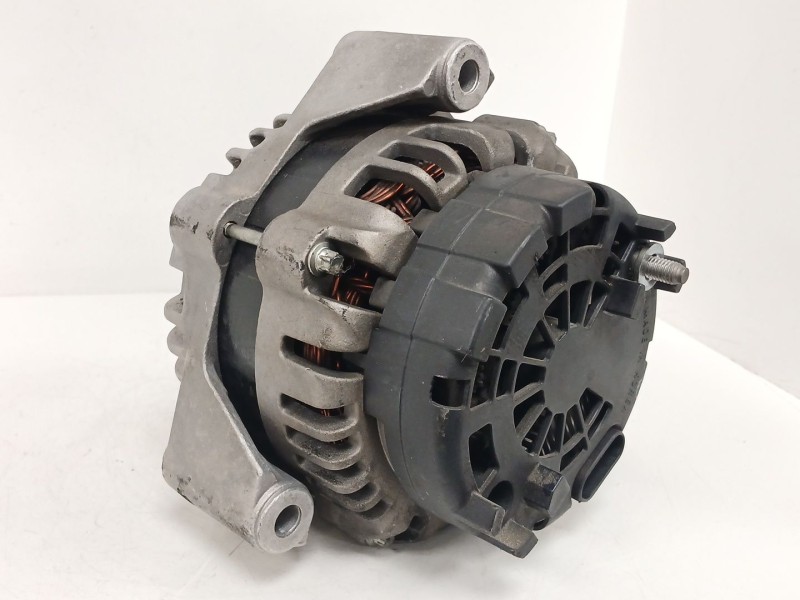 Recambio de alternador para ssangyong rodius i 2.7 xdi referencia OEM IAM CGB14039  
