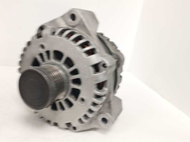 Recambio de alternador para ssangyong rodius i 2.7 xdi referencia OEM IAM CGB14039  