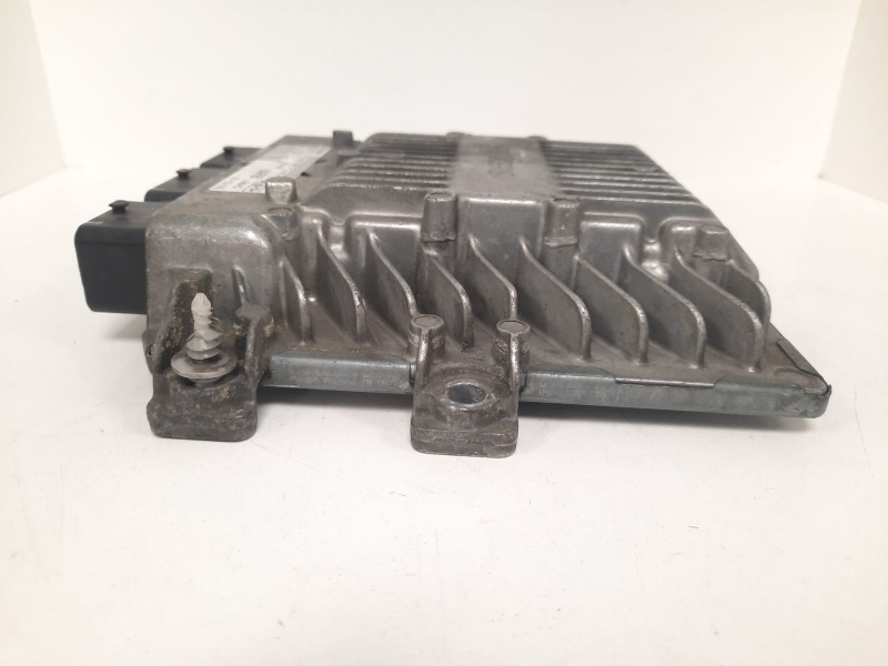 Recambio de centralita motor uce para ford focus berlina (cap) ghia referencia OEM IAM 5M5112A650MB 5WS40227C 1ARB