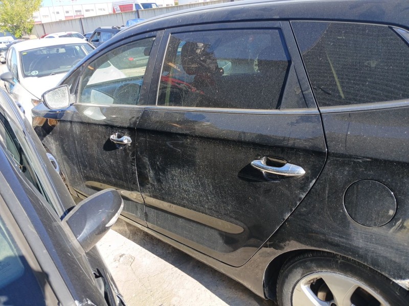 Recambio de puerta trasera izquierda para kia carens iv 1.7 crdi referencia OEM IAM   