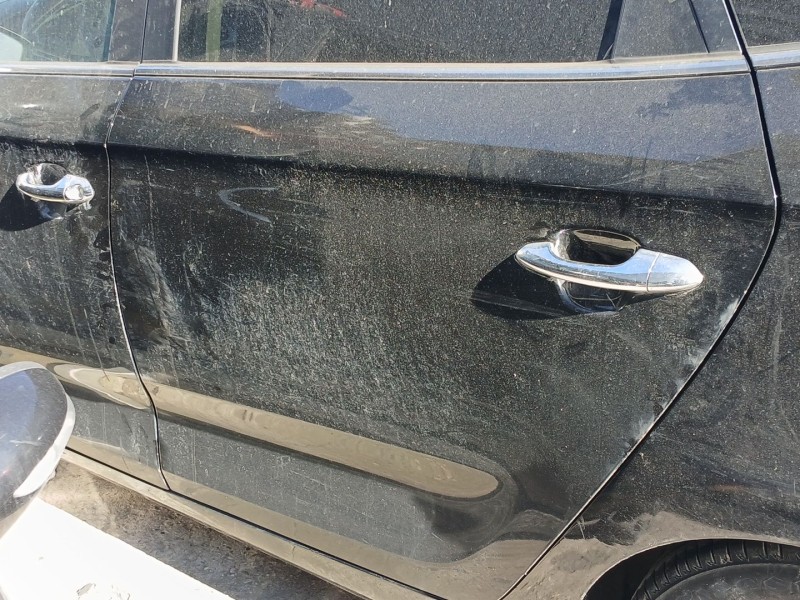 Recambio de puerta trasera izquierda para kia carens iv 1.7 crdi referencia OEM IAM   