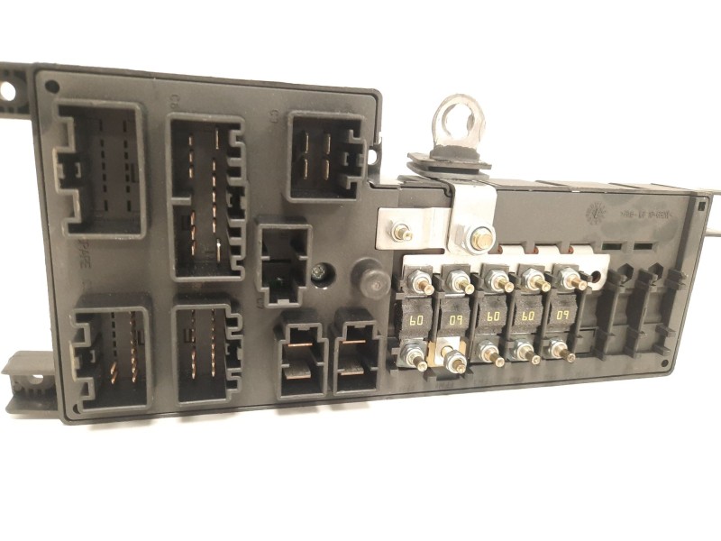 Recambio de caja reles / fusibles para volvo s80 berlina d5 momentum referencia OEM IAM 518787205 8678449 