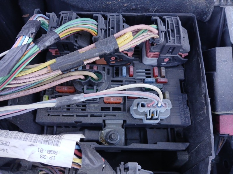 Recambio de caja reles / fusibles para peugeot 308 i (4a_, 4c_) 1.6 hdi referencia OEM IAM R05 96647062280 