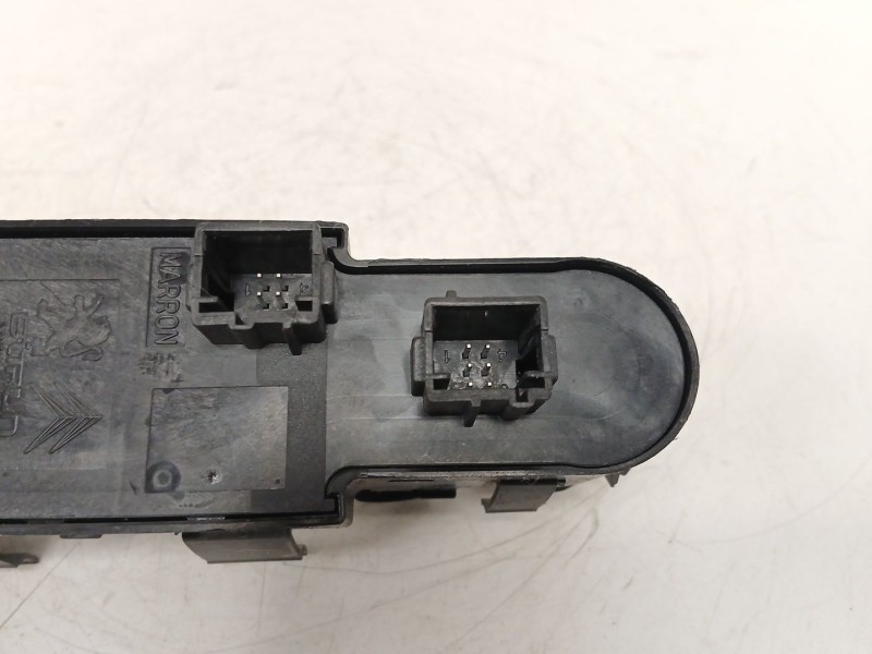 Recambio de mando elevalunas delantero izquierdo para peugeot 5008 (0u_, 0e_) 2.0 hdi referencia OEM IAM   