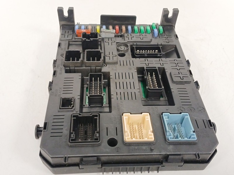 Recambio de caja reles / fusibles para peugeot 5008 (0u_, 0e_) 2.0 hdi referencia OEM IAM 966405878002  