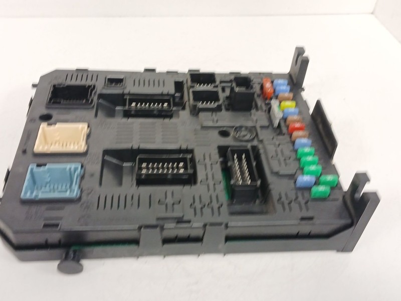 Recambio de caja reles / fusibles para peugeot 5008 (0u_, 0e_) 2.0 hdi referencia OEM IAM 966405878002  