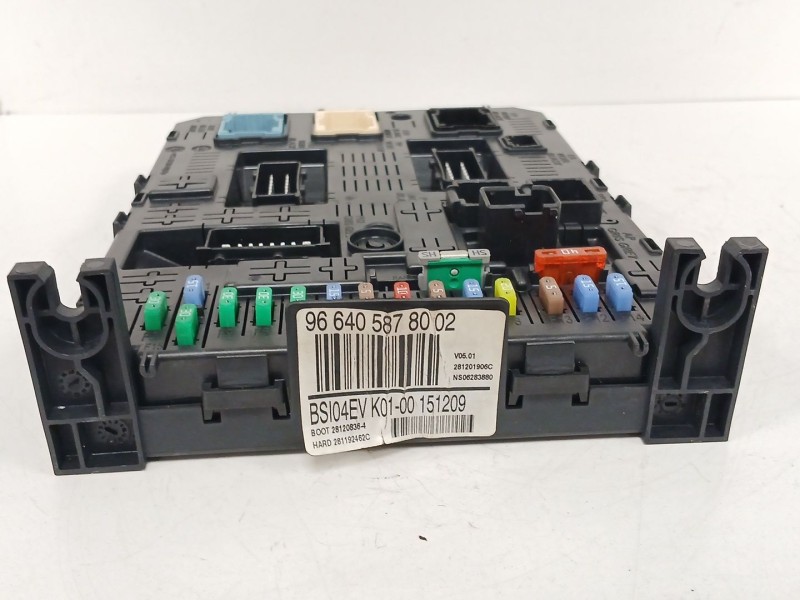 Recambio de caja reles / fusibles para peugeot 5008 (0u_, 0e_) 2.0 hdi referencia OEM IAM 966405878002  