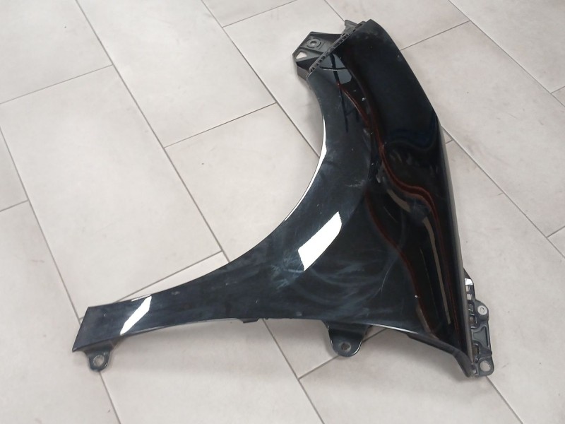 Recambio de aleta delantera izquierda para peugeot 5008 (0u_, 0e_) 2.0 hdi referencia OEM IAM   