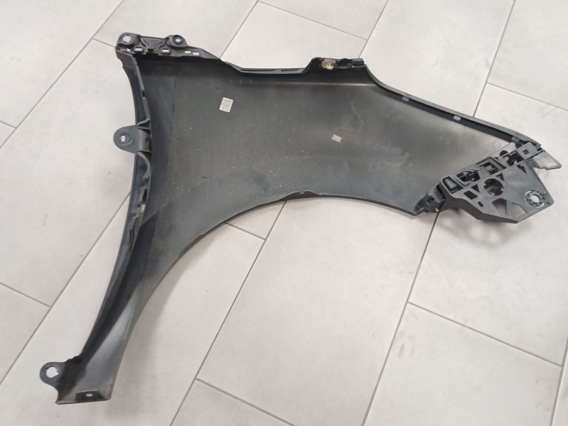 Recambio de aleta delantera izquierda para peugeot 5008 (0u_, 0e_) 2.0 hdi referencia OEM IAM   