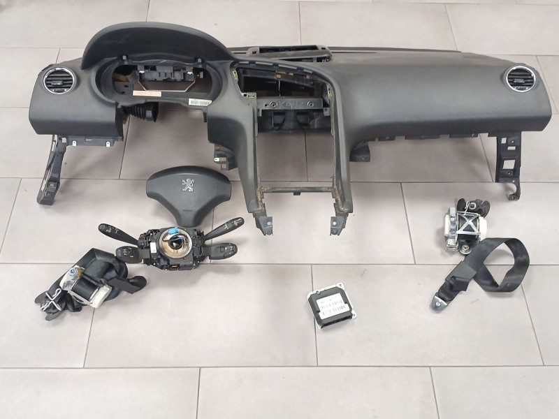 Recambio de kit airbag para peugeot 5008 (0u_, 0e_) 2.0 hdi referencia OEM IAM 9666775480  