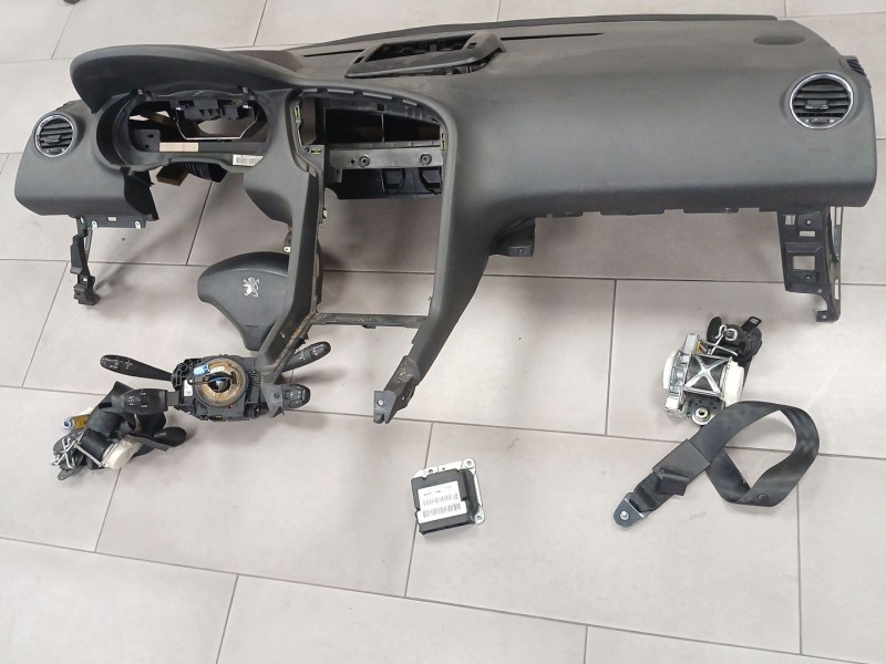 Recambio de kit airbag para peugeot 5008 (0u_, 0e_) 2.0 hdi referencia OEM IAM 9666775480  