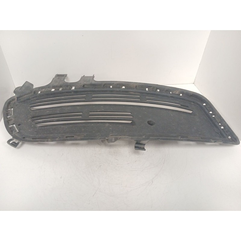 Recambio de rejilla paragolpes izquierda para mercedes-benz clase a (w176) a 180 cdi (176.000) referencia OEM IAM A1768851522  