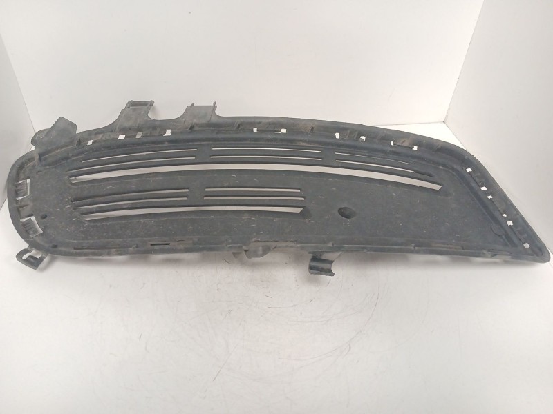 Recambio de rejilla paragolpes izquierda para mercedes-benz clase a (w176) a 180 cdi (176.000) referencia OEM IAM A1768851522  
