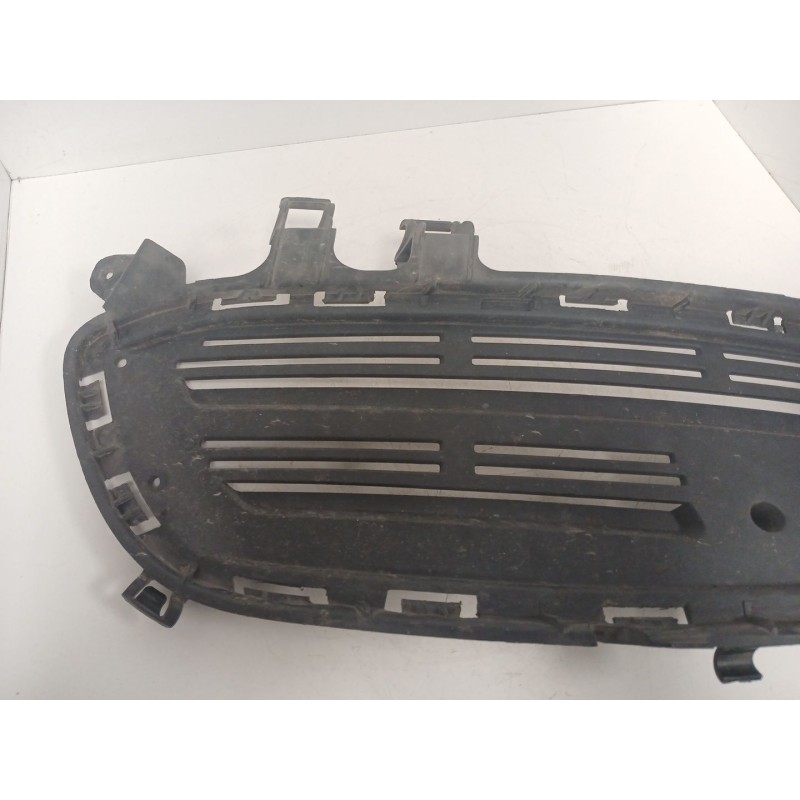 Recambio de rejilla paragolpes izquierda para mercedes-benz clase a (w176) a 180 cdi (176.000) referencia OEM IAM A1768851522  