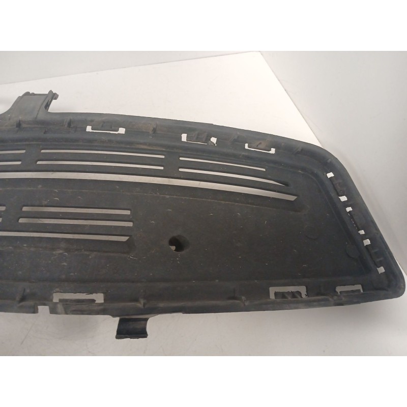 Recambio de rejilla paragolpes izquierda para mercedes-benz clase a (w176) a 180 cdi (176.000) referencia OEM IAM A1768851522  