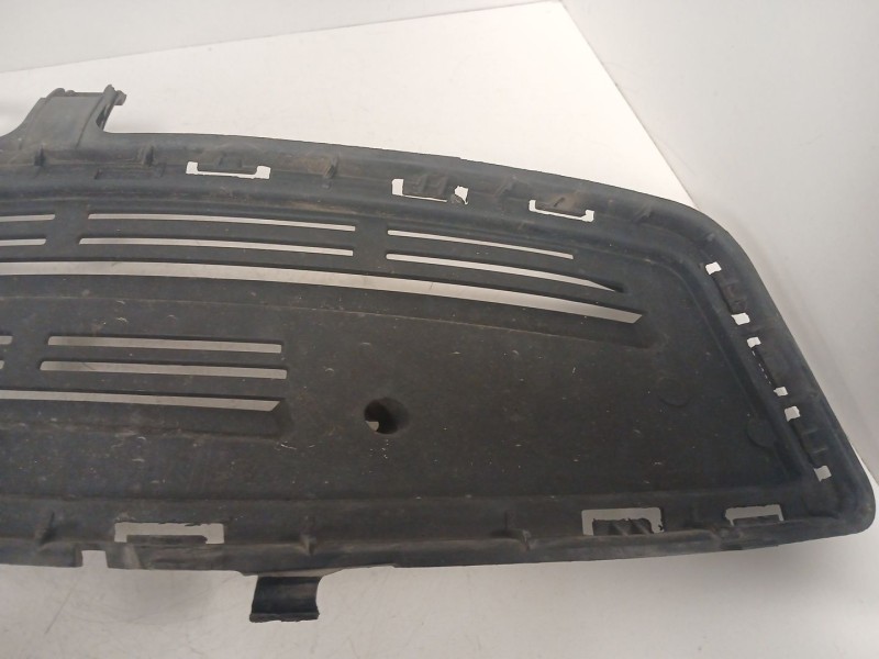 Recambio de rejilla paragolpes izquierda para mercedes-benz clase a (w176) a 180 cdi (176.000) referencia OEM IAM A1768851522  