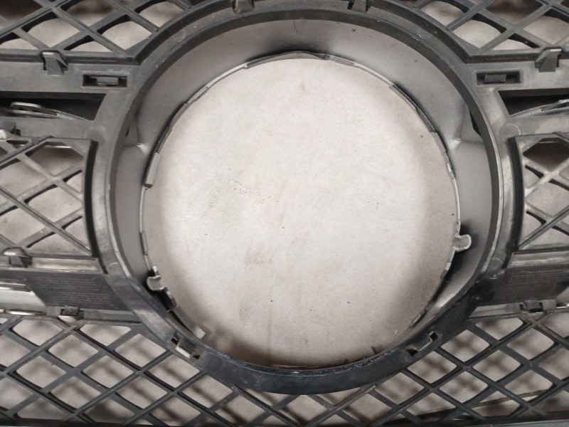 Recambio de rejilla paragolpes central para mercedes-benz clase a (w176) a 180 cdi (176.000) referencia OEM IAM A1768880260  