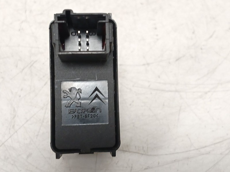 Recambio de mando elevalunas delantero derecho para peugeot 5008 (0u_, 0e_) 2.0 hdi referencia OEM IAM   