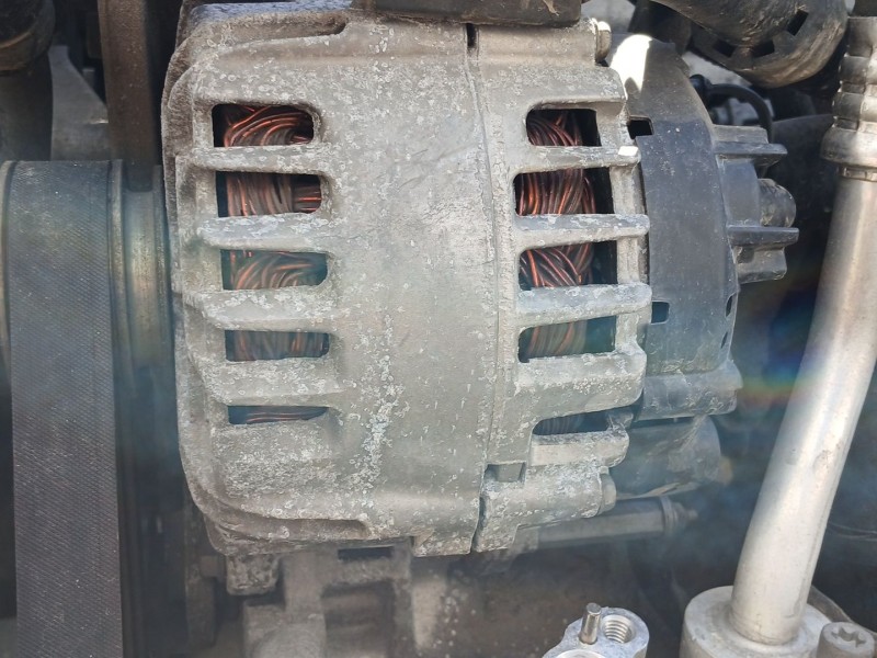 Recambio de alternador para volkswagen golf vi (5k1) 2.0 tdi referencia OEM IAM 03L903023F  