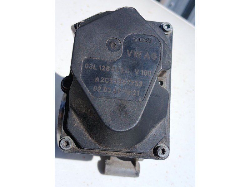 Recambio de caja mariposa para volkswagen golf vi (5k1) 2.0 tdi referencia OEM IAM 03L128063D  