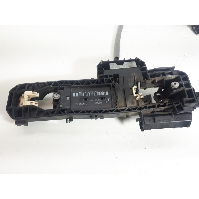Recambio de cerradura puerta trasera derecha para mercedes-benz clase c (w204) berlina 2.1 cdi cat referencia OEM IAM A204760163
