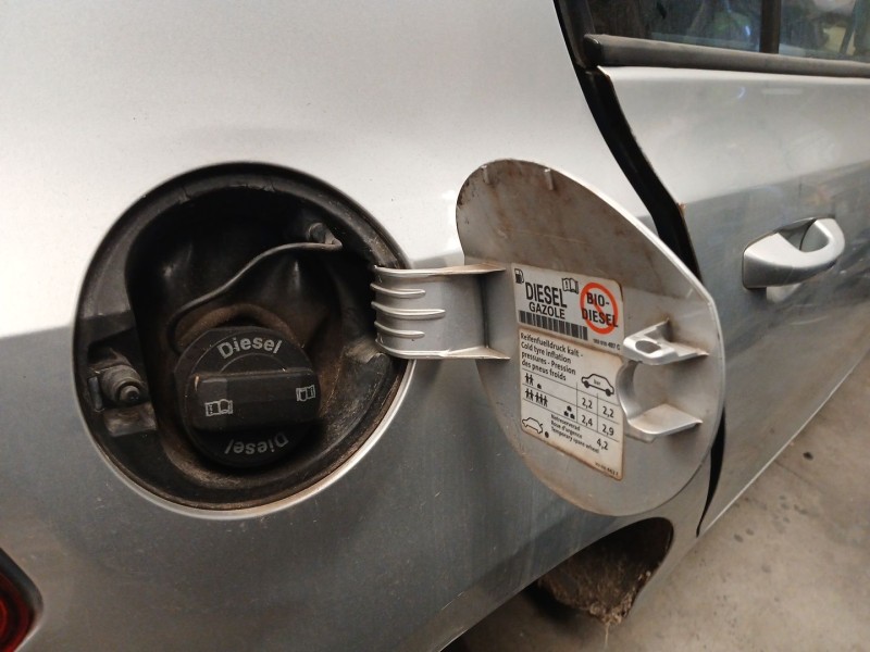 Recambio de tapa exterior combustible para volkswagen golf vi (5k1) 2.0 tdi referencia OEM IAM   