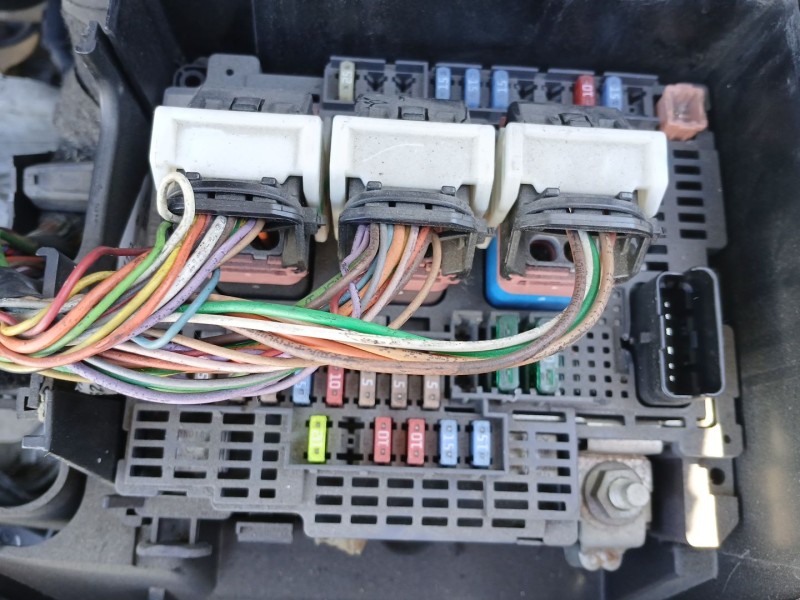 Recambio de caja reles / fusibles para citroën c4 ii (nc_) 1.6 hdi 90 referencia OEM IAM BSMAB100 9677987180 