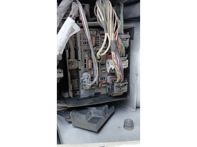 Recambio de caja reles / fusibles para peugeot partner tepee 1.6 hdi 16v referencia OEM IAM BSMR05 966700480 