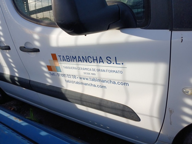 Recambio de puerta delantera derecha para peugeot partner tepee 1.6 hdi 16v referencia OEM IAM   