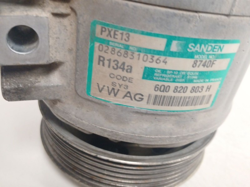 Recambio de compresor aire acondicionado para seat ibiza iii (6l1) 1.9 sdi referencia OEM IAM 8740F 6Q0820803H 