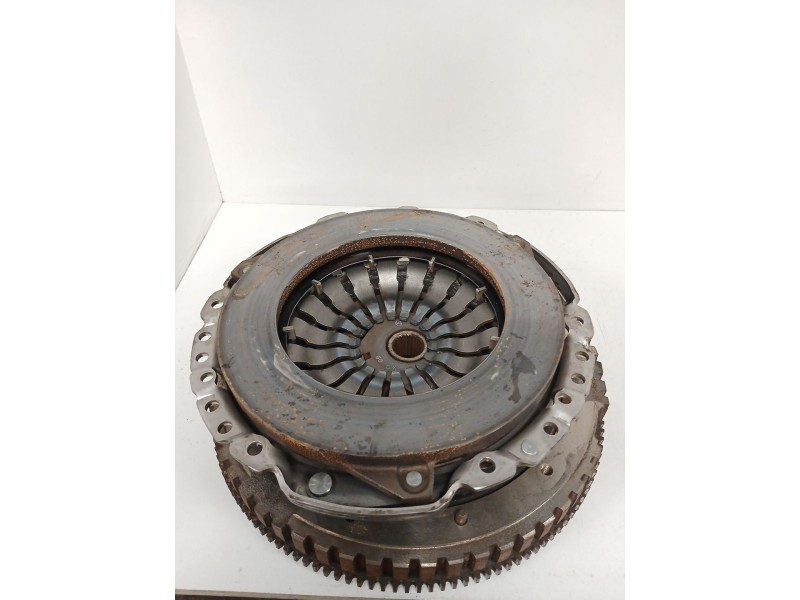 Recambio de kit embrague para nissan nv200 furgoneta 1.5 dci 90 (m20, m20m) referencia OEM IAM 8200335084  