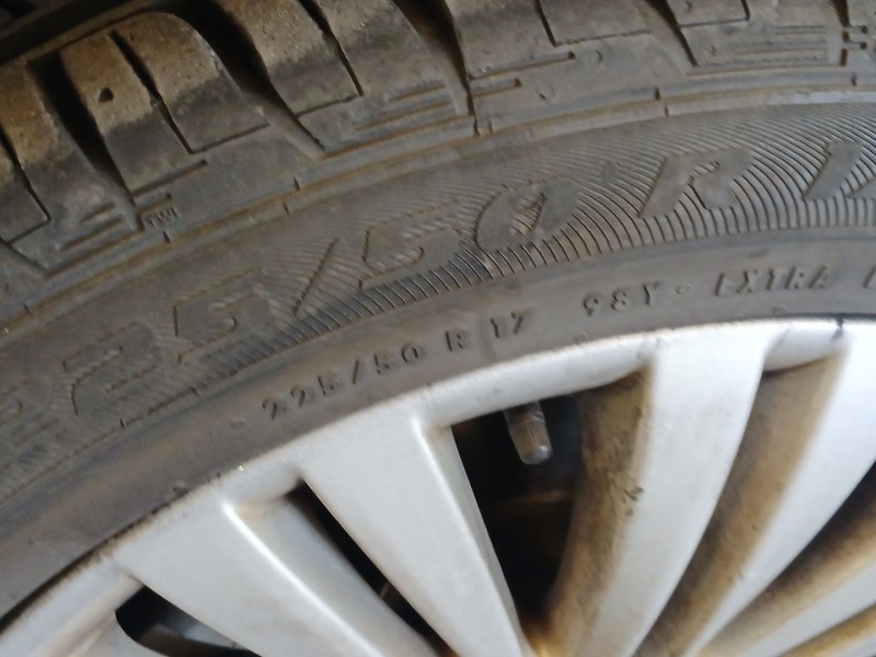 Recambio de juego llantas para opel astra j (p10) 1.7 cdti (68) referencia OEM IAM 225/50/17 COMPLETAS CON NEUMATICON EN BUEN ES