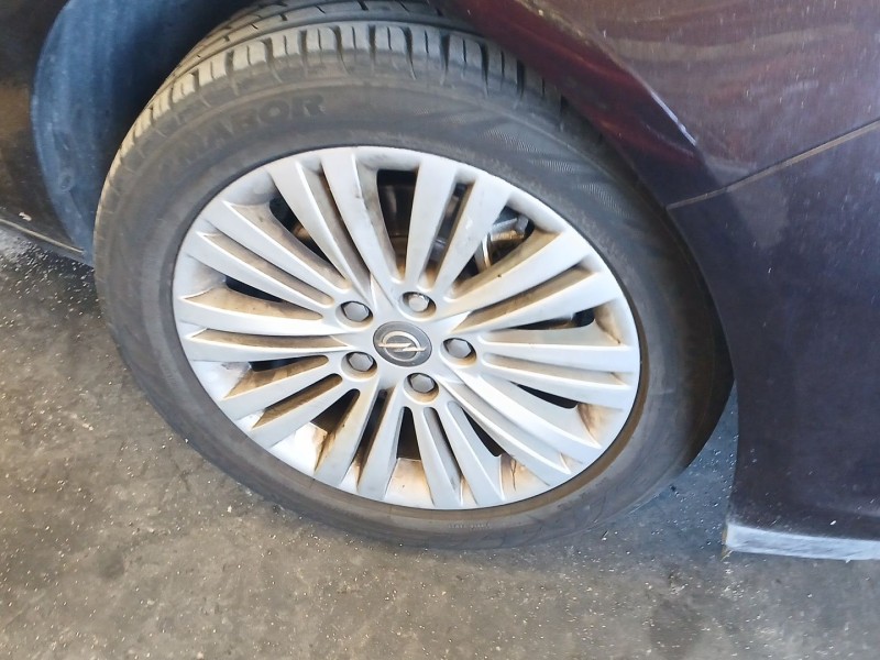 Recambio de juego llantas para opel astra j (p10) 1.7 cdti (68) referencia OEM IAM 225/50/17 COMPLETAS CON NEUMATICON EN BUEN ES