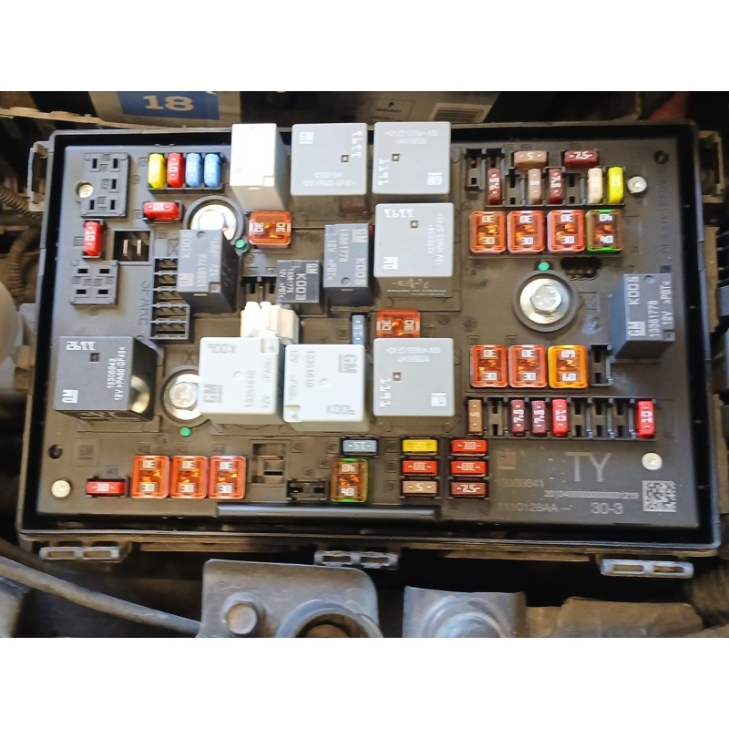 Recambio de caja reles / fusibles para opel astra j (p10) 1.7 cdti (68) referencia OEM IAM 13368641 1100128AA 