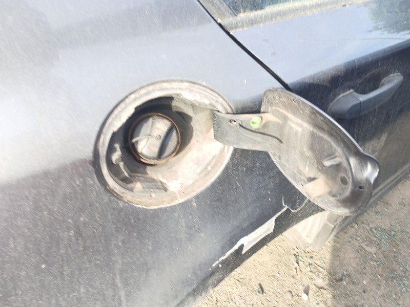 Recambio de tapa exterior combustible para bmw 1 (e87) 118 d referencia OEM IAM   