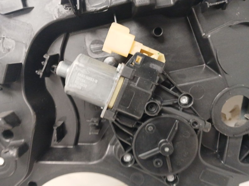 Recambio de elevalunas delantero derecho para ford fiesta vi (cb1, ccn) 1.5 tdci referencia OEM IAM 8A6114553B  