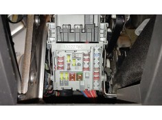 Recambio de caja reles / fusibles para opel astra j sedán 1.7 cdti (69) referencia OEM IAM   