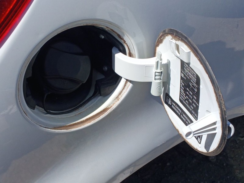 Recambio de tapa exterior combustible para opel corsa d (s07) 1.2 (l08, l68) referencia OEM IAM   