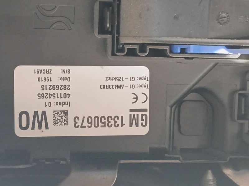 Recambio de caja reles / fusibles para opel corsa d (s07) 1.2 (l08, l68) referencia OEM IAM 13350673  